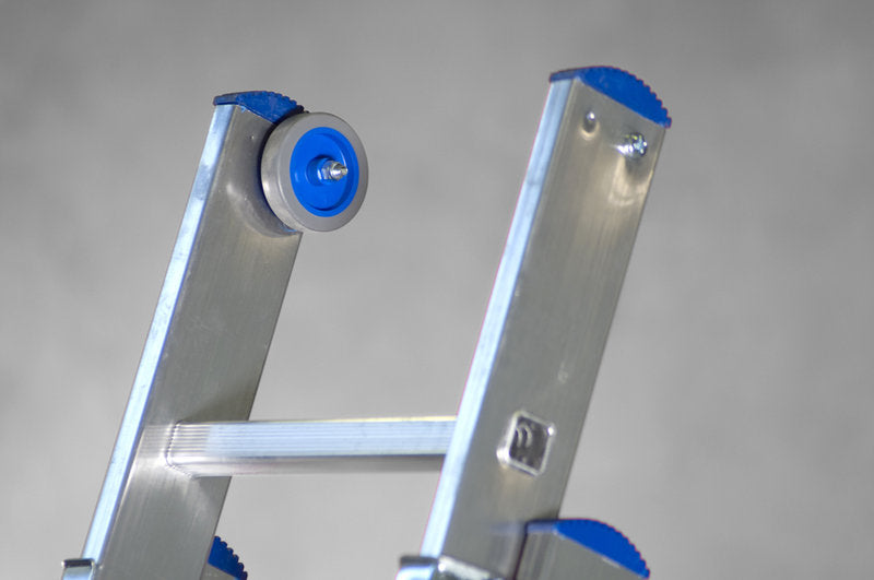 Scala in alluminio a 3 tronchi – 2,5 m – 8 pioli