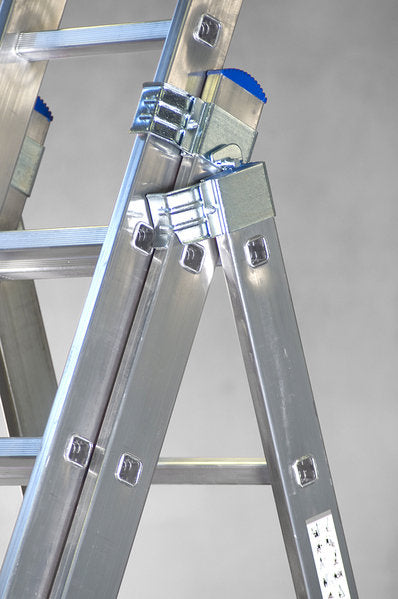 Scala in alluminio a 3 tronchi – 2,5 m – 8 pioli